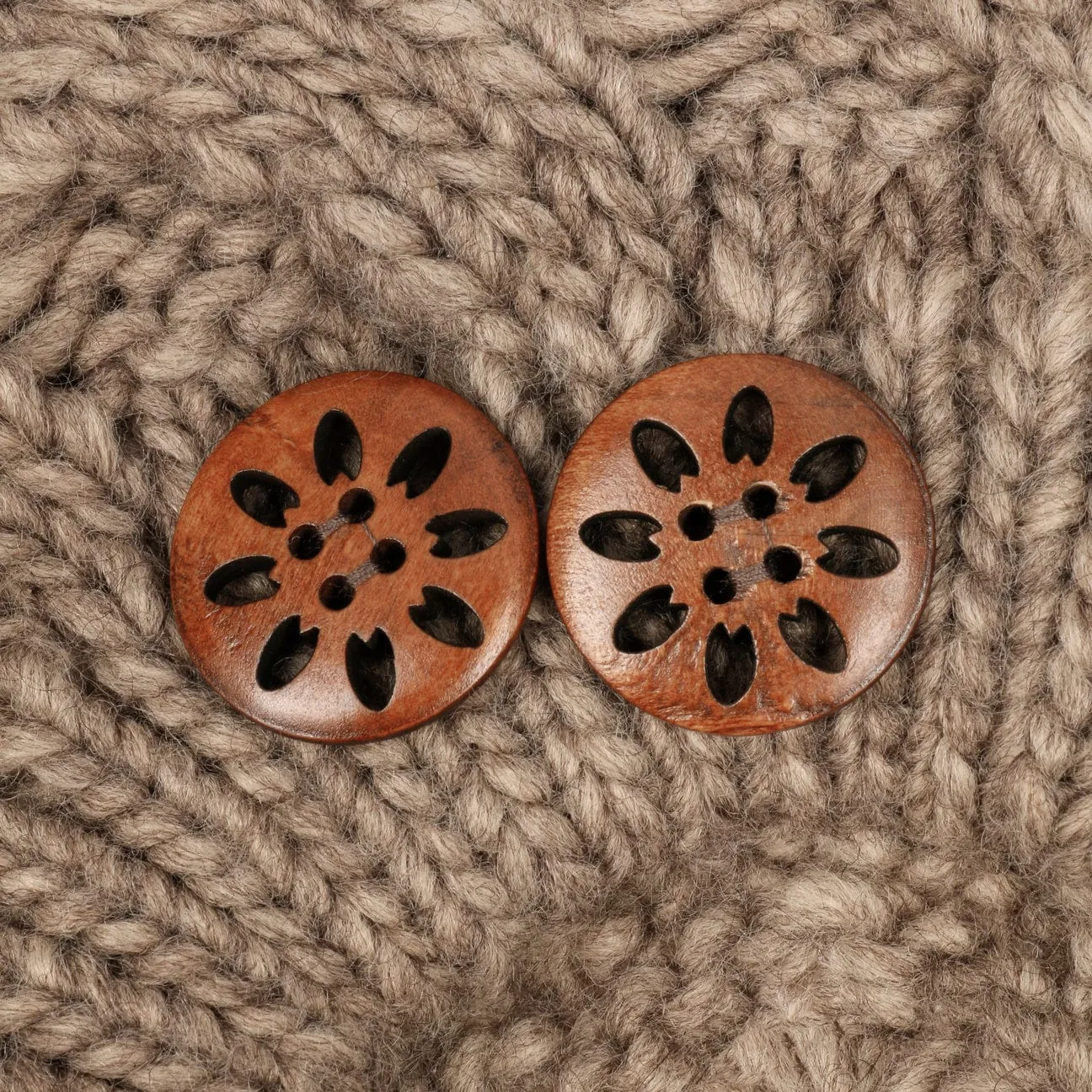 Jil Knit Beret with Buttons by Lierys