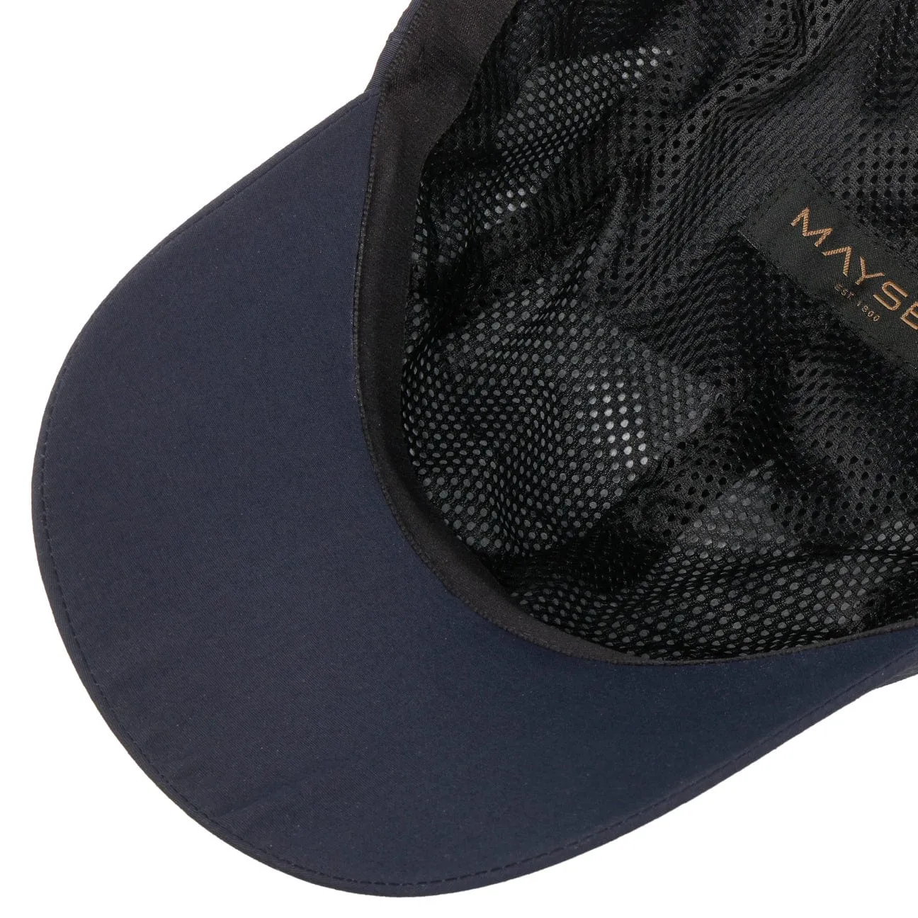 Robben Coolmax Cap with Neck Protection by Mayser