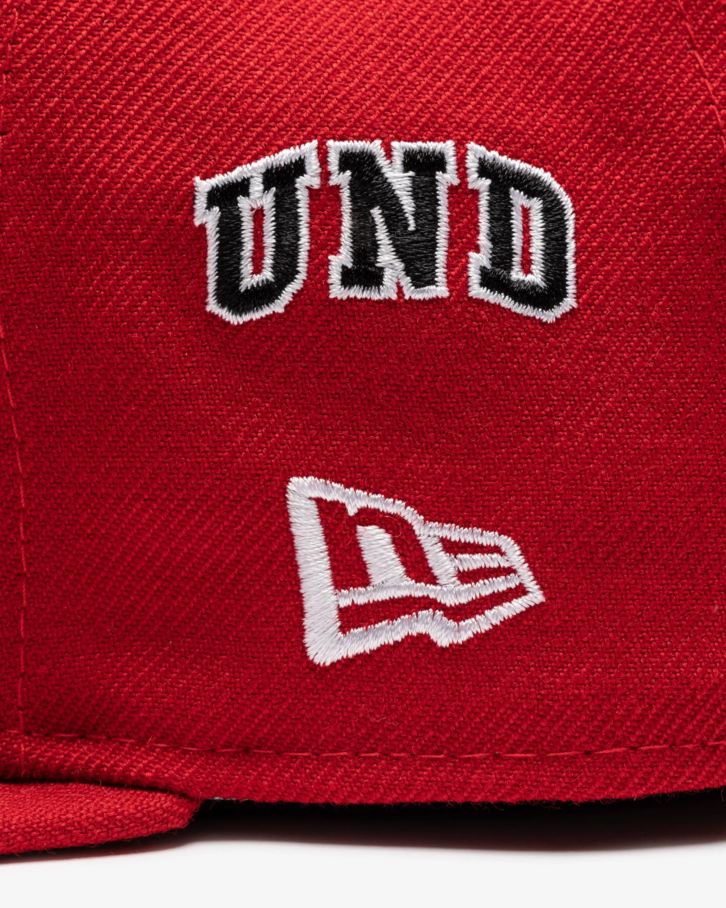 UNDEFEATED X NE X MLB FITTED - CINCINNATI REDS